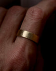 Weathered Band in Gold | Flat 5mm