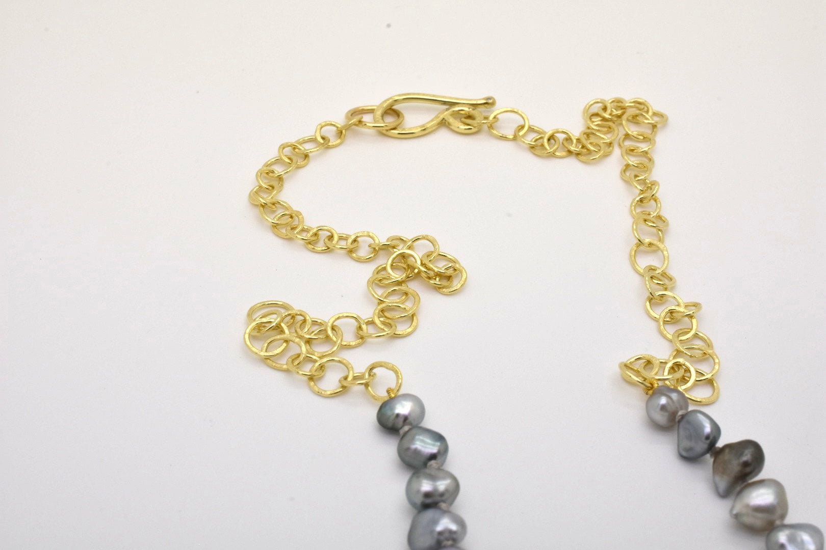 Kamoka Pearl Necklace on 18k gold Handmade Bubble Chain