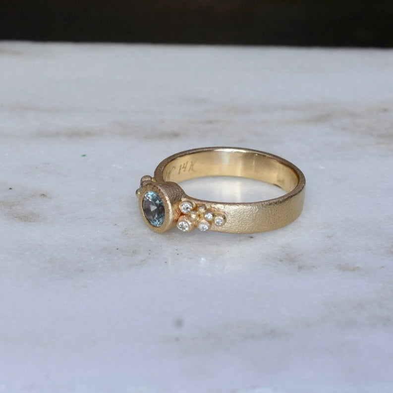 Celadon Green Montana Sapphire Salted Ring